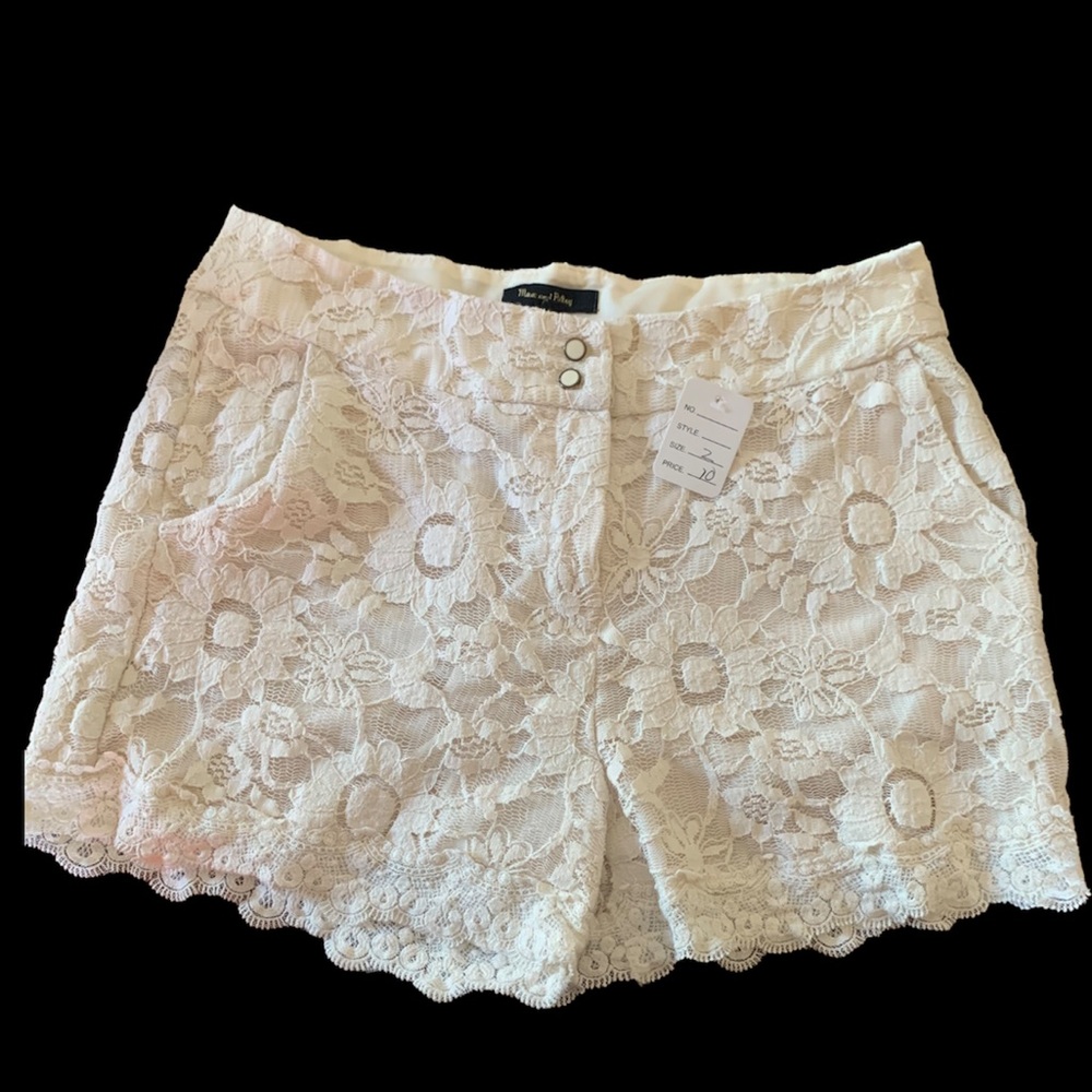 White cream shorts with white sun flower lace details